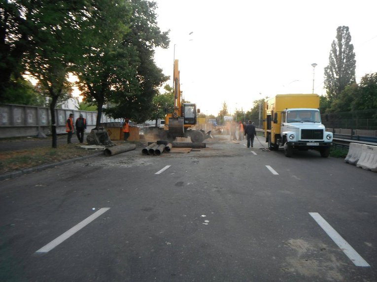 Авария на коллекторе в Киеве