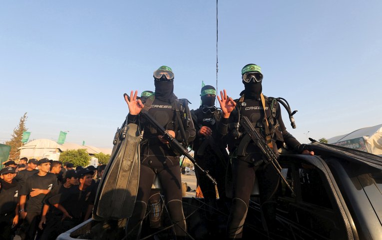 Тренировка молодых палестинцев в лагере ХАМАС