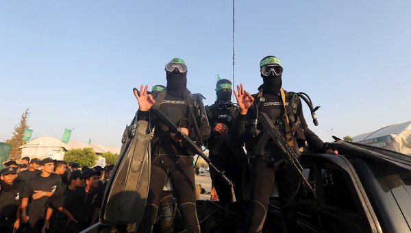 Тренировка молодых палестинцев в лагере ХАМАС