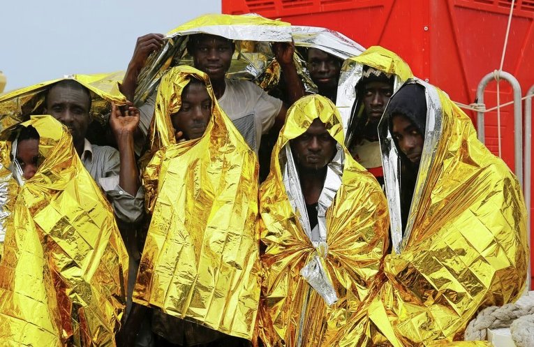 Мигранты из Африки в Италии