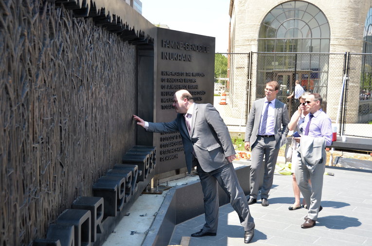 В Вашингтоне установлен памятник жертвам Голодомора в Украине