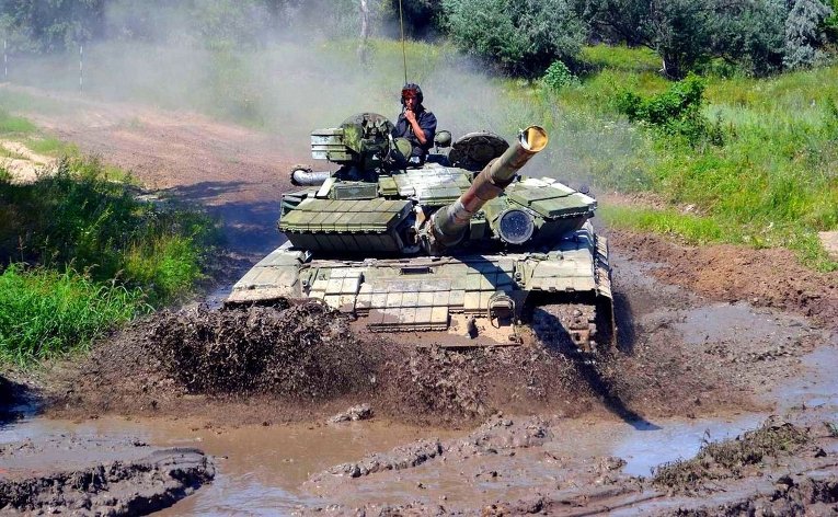 Танк украинских военных