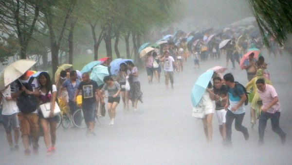 Приближение тайфуна Soudelor в Ханчжоу, провинция Чжэцзян, Китай