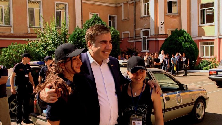 Михаил Саакашвили с будущими сотрудниками полиции