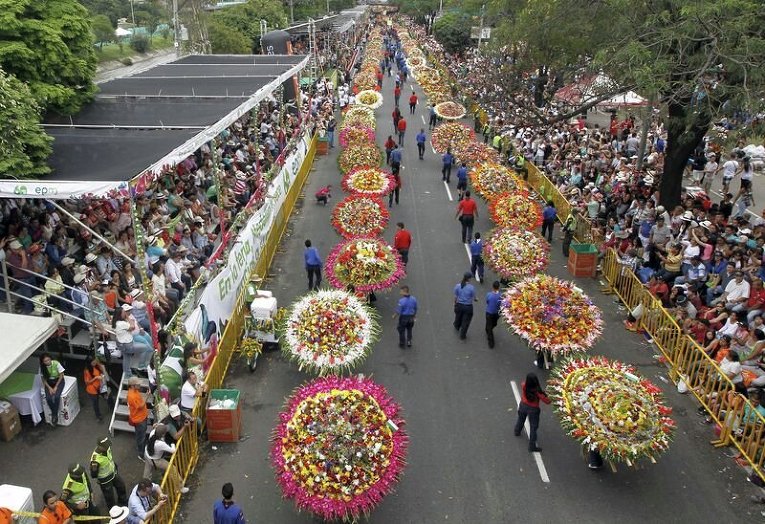 Ежегодный фестиваль цветов в Колумбии