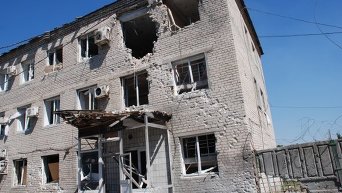 Здание строительного управления Иловайска, разрушенное в результате обстрела