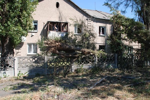 Последствия артобстрела в Иловайске Донецкой области