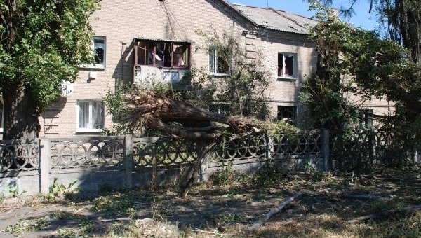Последствия артобстрела в Иловайске Донецкой области