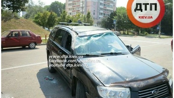 В Киеве из-за жары водитель Subaru потерял сознание и протаранил три авто