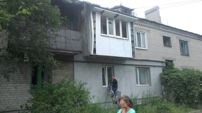 Последствия обстрела города Артемово в Донецкой области
