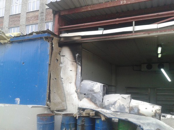 Колбасный цех фирмы Геркулес в Кировском районе Донецка после обстрела