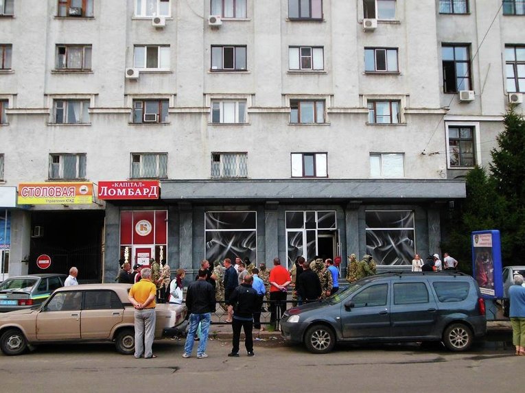 Харьковские активисты наведались в подпольное казино возле вокзала