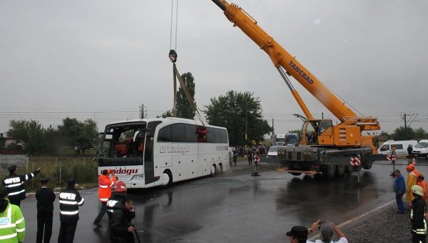 Туристический автобус, в котором также находились граждане Украины, перевернулся в Румынии