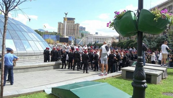 Милиция оцепила центр Киева.