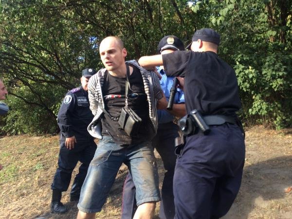 Задержание футбольного фаната в Киеве на улице Грушевского, 20 августа 2015 г.