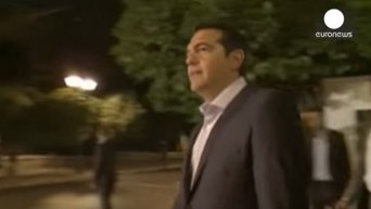 Ципрас объявил об отставке, но рассчитывает вернуться на пост премьера. Видео