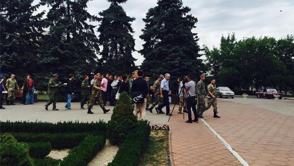 Бойцы АТО заблокировали сессию горсовета Ильичевска