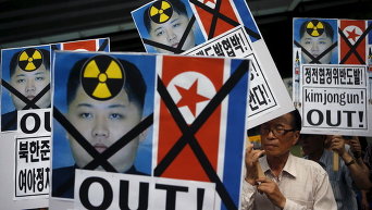 Анти-северокорейский митинг в центре Сеула, Южная Корея
