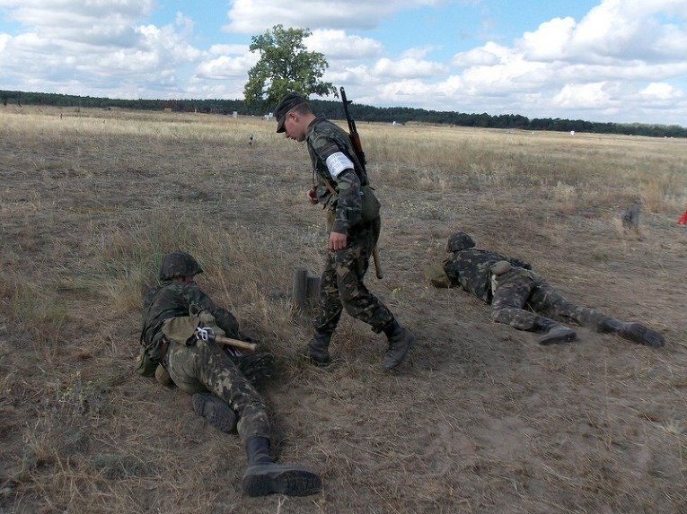 Штабные учатся стрелять: 101 бригада на полигоне в Черниговской области