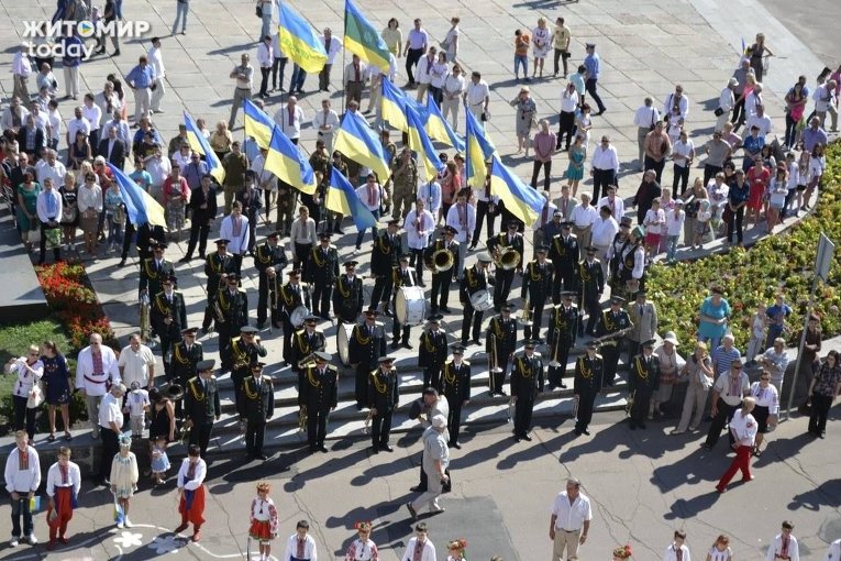 К 24-й годовщины Дня Независимости в Житомире создали живую карту Украины