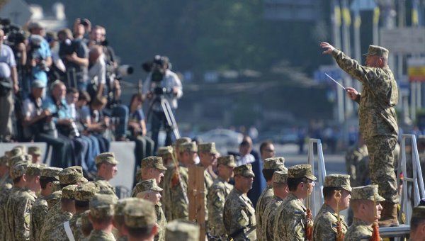 Военный марш в честь Дня Независимости в центре Киева