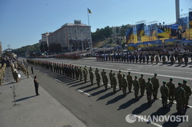 Военный марш в честь Дня Независимости в центре Киева