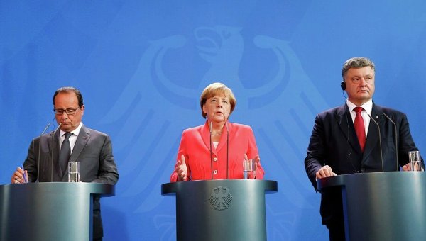 Франсуа Олланд, Ангела Меркель и Петр Порошенко в Берлине