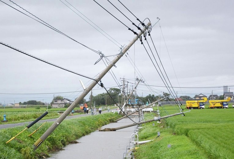 Разрушения после тайфуна Гони в Японии