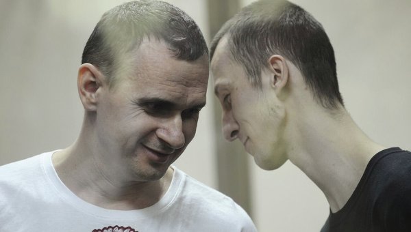 Режиссер Олег Сенцов (слева) и Александр Кольченко