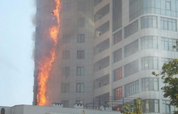 Пожар в элитном многоэтажном доме в Одессе