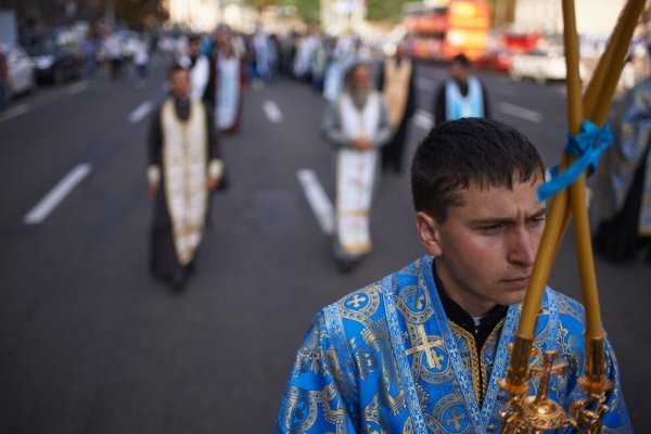 Торжественное шествие в честь Героев Украины в Киеве