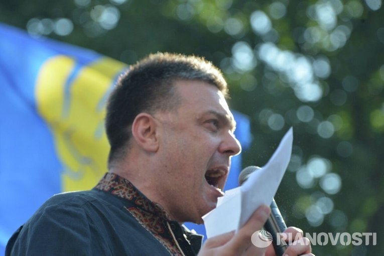 Олег Тягнибок во время митинга под Верховной Радой 31августа 2015 г.