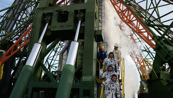 Старт космического корабля Союз ТМА-18М с экипажем 45/46-й длительной экспедиции на МКС