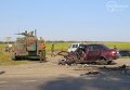 На месте столкновения БТР и легкового автомобиля в Донецкой области