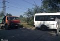 Последствия столкновения маршрутного автобуса с грузовиком в Запорожье