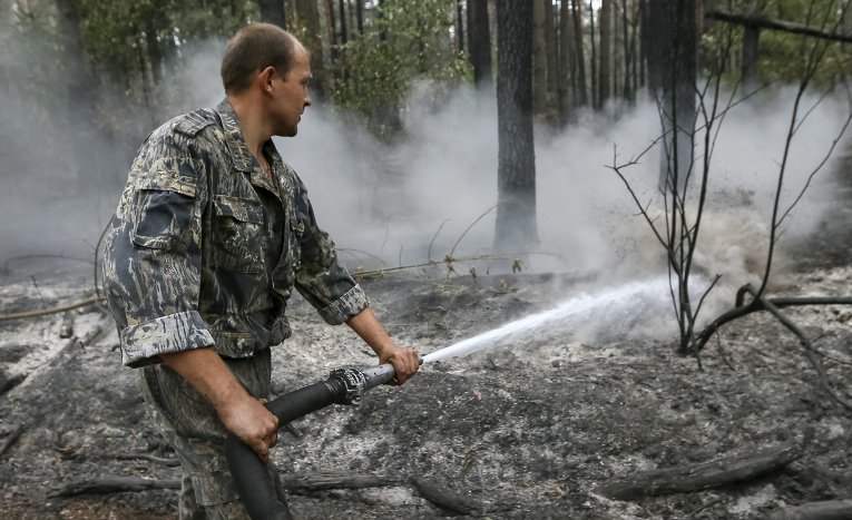 Тушение пожара под Киевом
