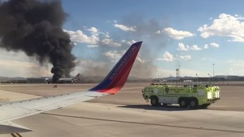 В Лас-Вегасе загорелся самолет. Видео
