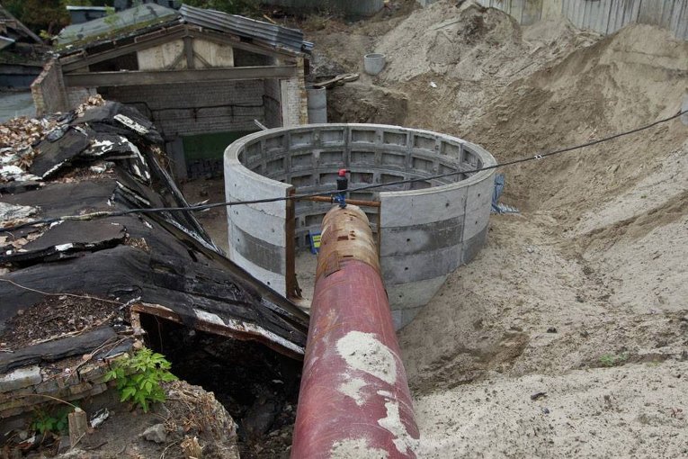Ремонтные работы на главном самотечном канализационном коллекторе Киева