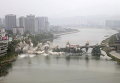 Контролируемый снос моста в Чжанцзяцзе, провинция Хунань, Китай