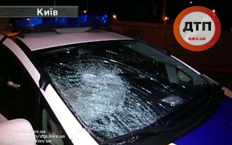 ДТП с участием патрульного полицейского Тойота Приус в Киеве