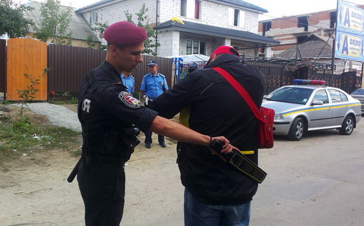 Черкасские милиционеры усиленно патрулируют палаточный городок хасидов
