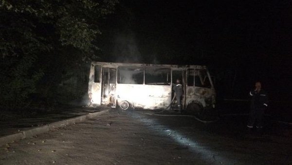 Сгоревший автобус батальона Донбасс на острове Хортица в Запорожье