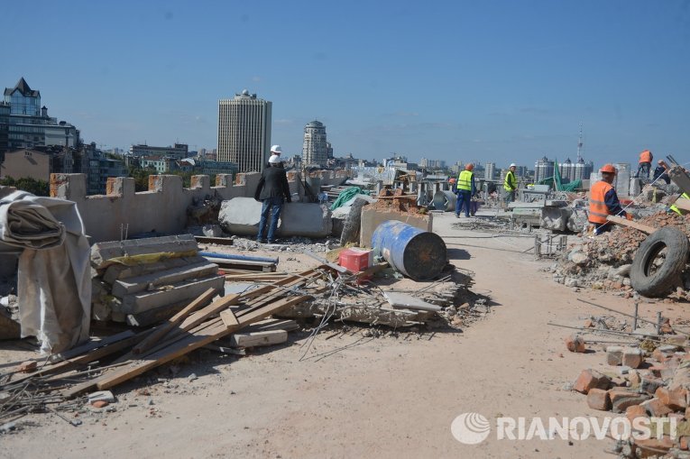 Демонтаж незаконной застройки в Киеве