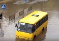 Львовская полиция спасает людей на затопленных улицах