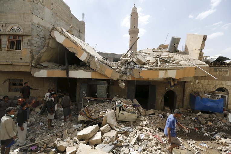 Последствия авиаударов сил коалиции по Йемену.
