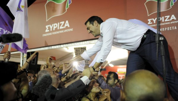 В Греции в воскресенье прошли досрочные парламентские выборы. По итогам обработки 95% протоколов СИРИЗА экс-премьера Алексиса Ципраса набирает 35,47% (145 кресел).