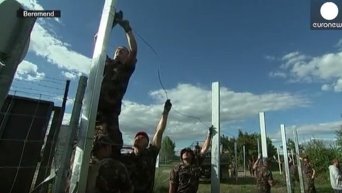 Венгрия выводит армию на охрану своих границ. Видео