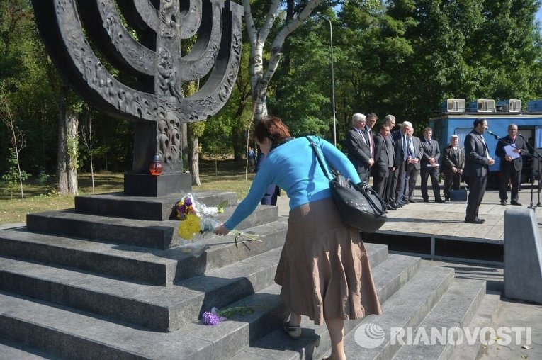 Траурное шествие в Киеве в память о жертвах Бабьего Яра