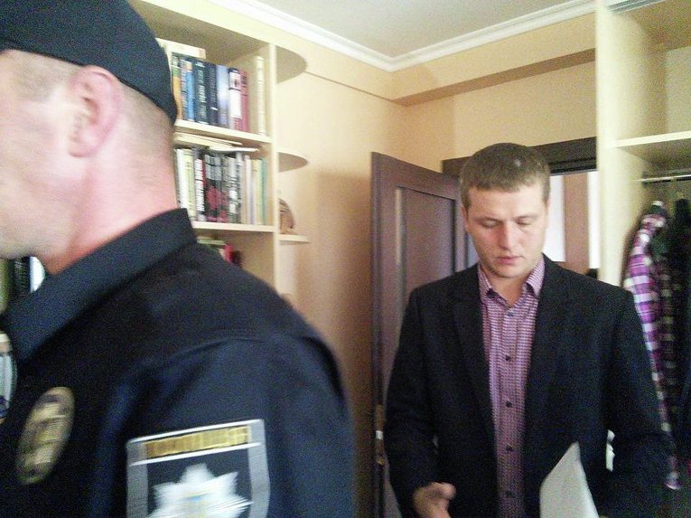 Обыск в квартире Юрия Сиротюка в Киеве