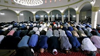 Мусульманская молитва. Архивное фото
